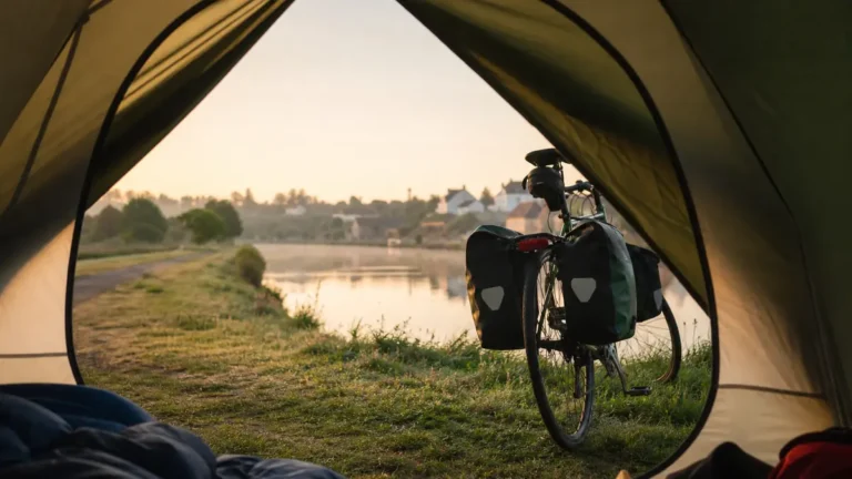 canal de nantes à brest à vélo où dormir